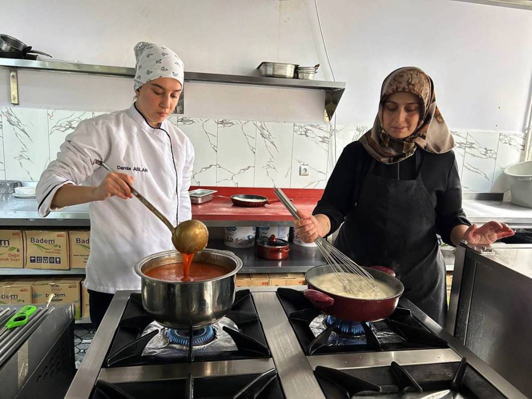 Yutulan çorba olur mu? Evet, Türkiye'de olur! Bu yöresel çorbayı ilk kez görenler şaşıp kalıyor 20